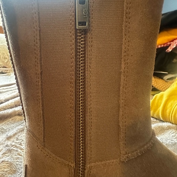 UGG Classic Twin Seam Platform Boot - Picture 6 of 14